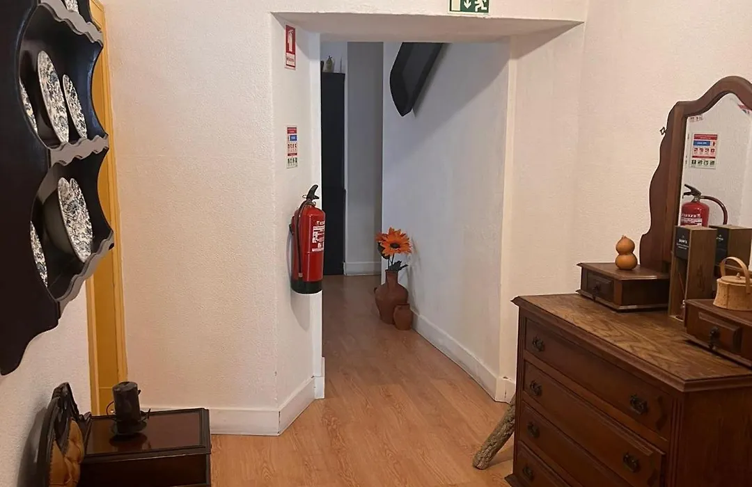 Avis Guesthouse-1